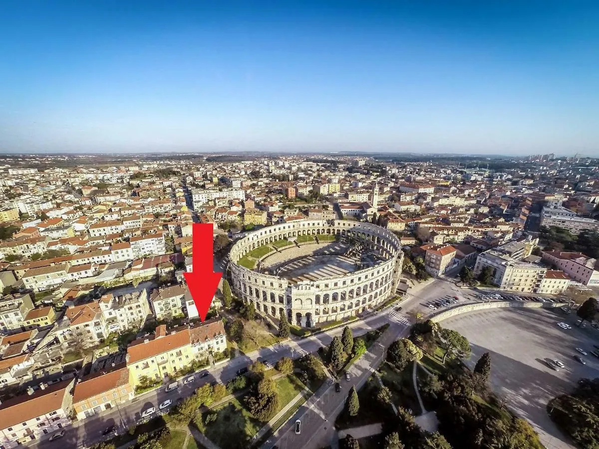 Apartments Arena Pula 0*,